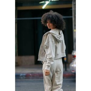 CALI 1850 Womens  Sweatsuit Set M Gray Crop Hoodie Joggers Lounge